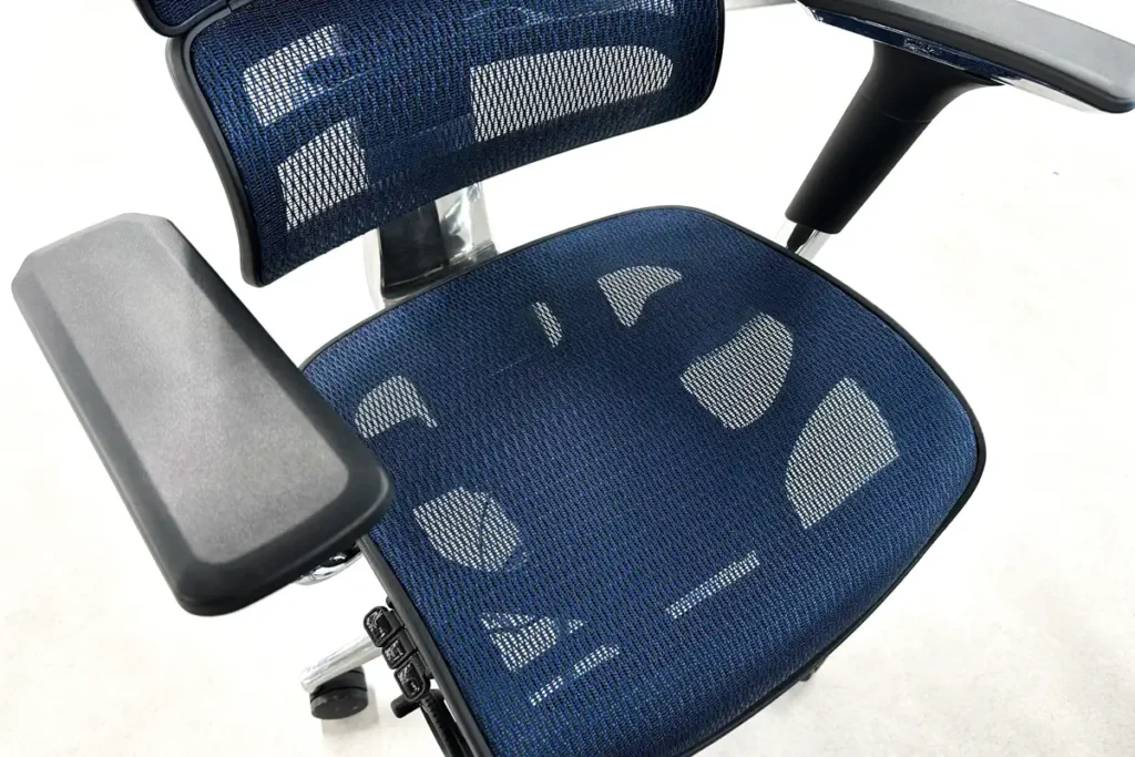 How to Find an Office Chair That Supports Your Dreams (and Your Spine)